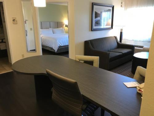 Candlewood Suites Belle Vernon By Ihg Exterior foto